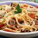 Pasta with mussels and red sauce