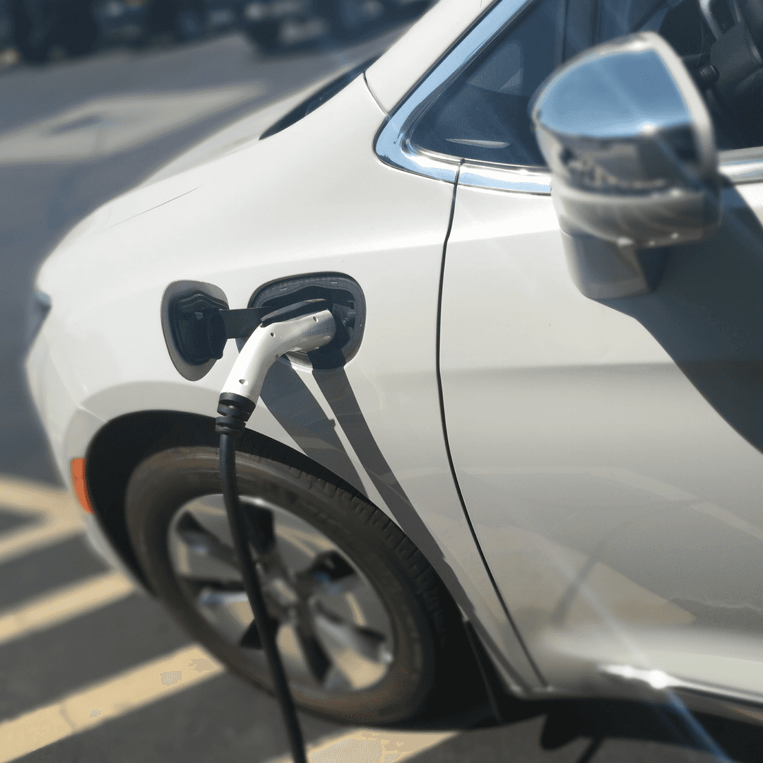 Plug-In electric cars at Bill Luke Santan