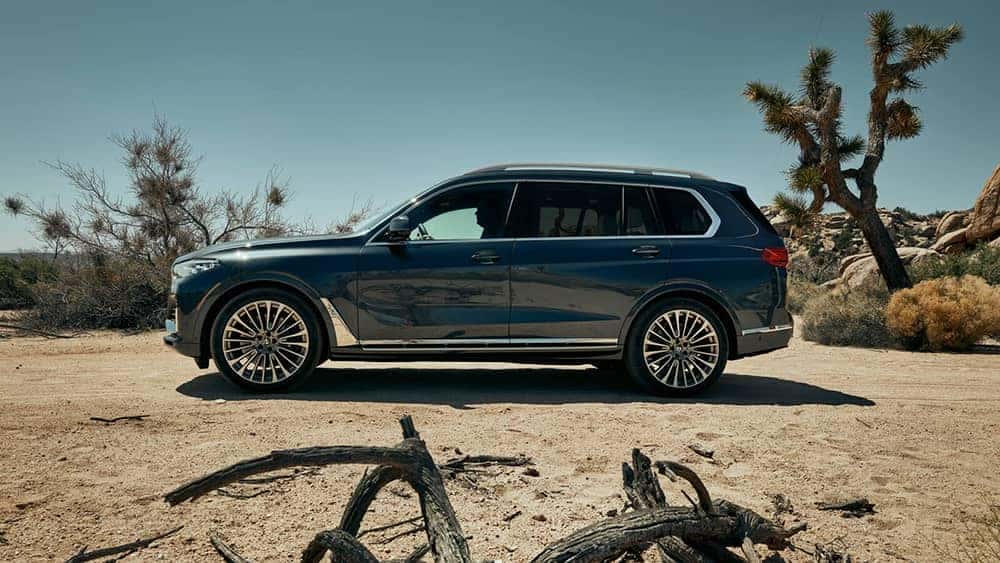 2020 BMW X7 Side View