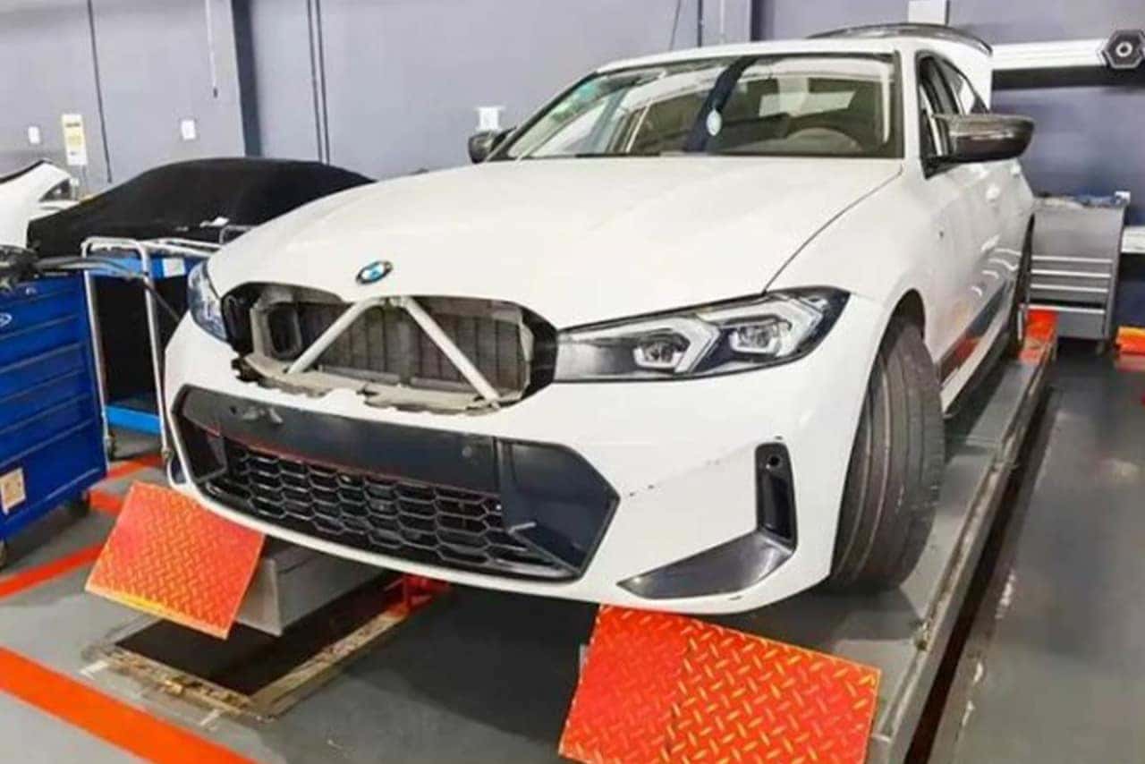 Spy Photos: 2023 BMW 3 Series