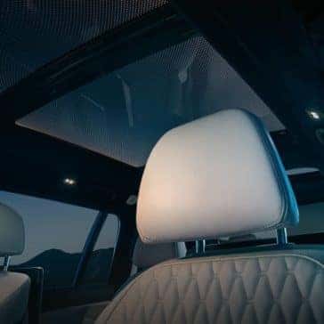 2019 BMW X7 panoramic sky lounge