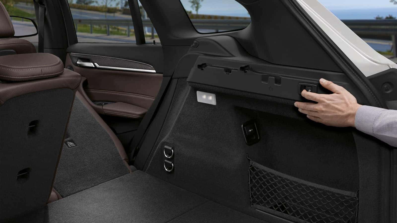 2019-BMW-X1-stow-and-go