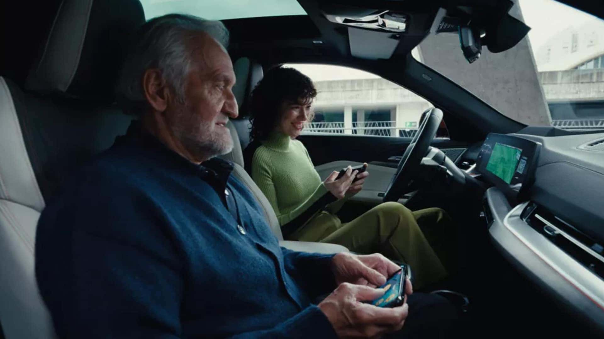 2025 BMW X2 xDrive28i AirConsole gaming