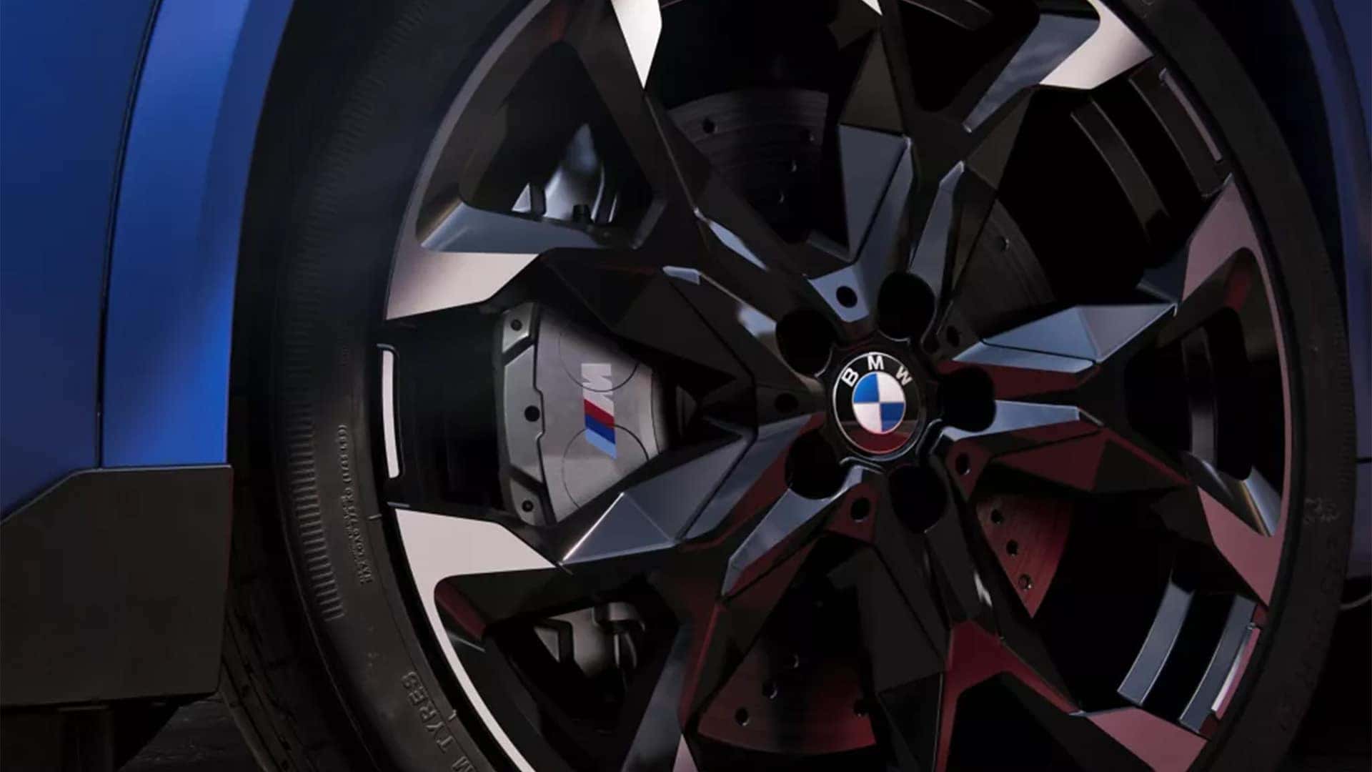 Close Up on Rims of 2025 BMW X2 M35i