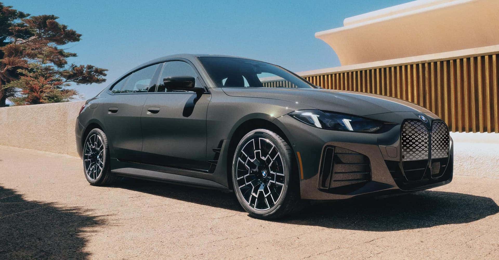 2026 BMW Series 4 side