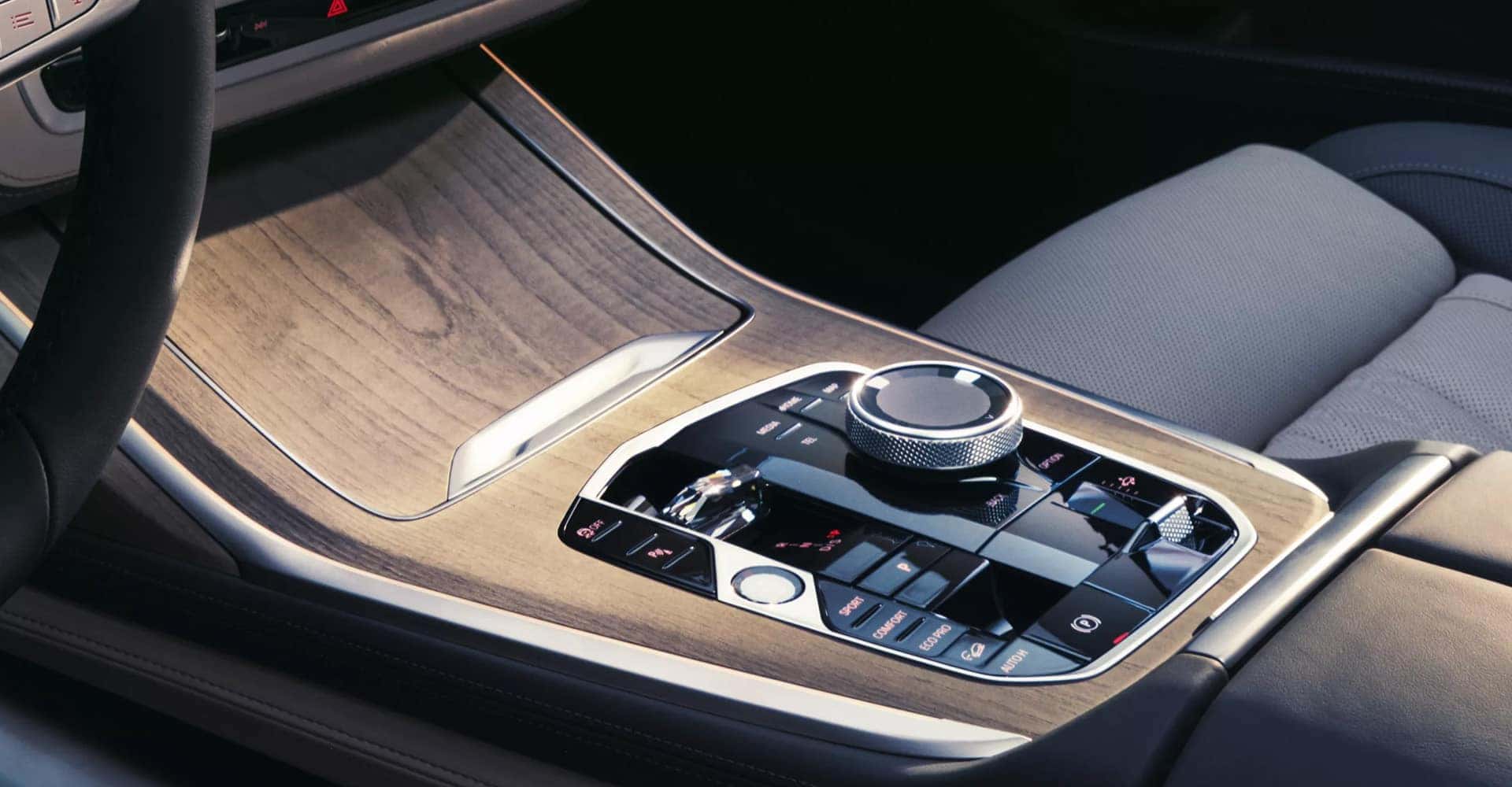2027 BMW X7