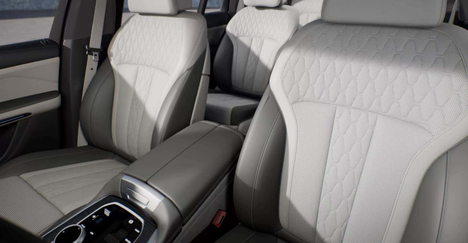2027 BMW X7