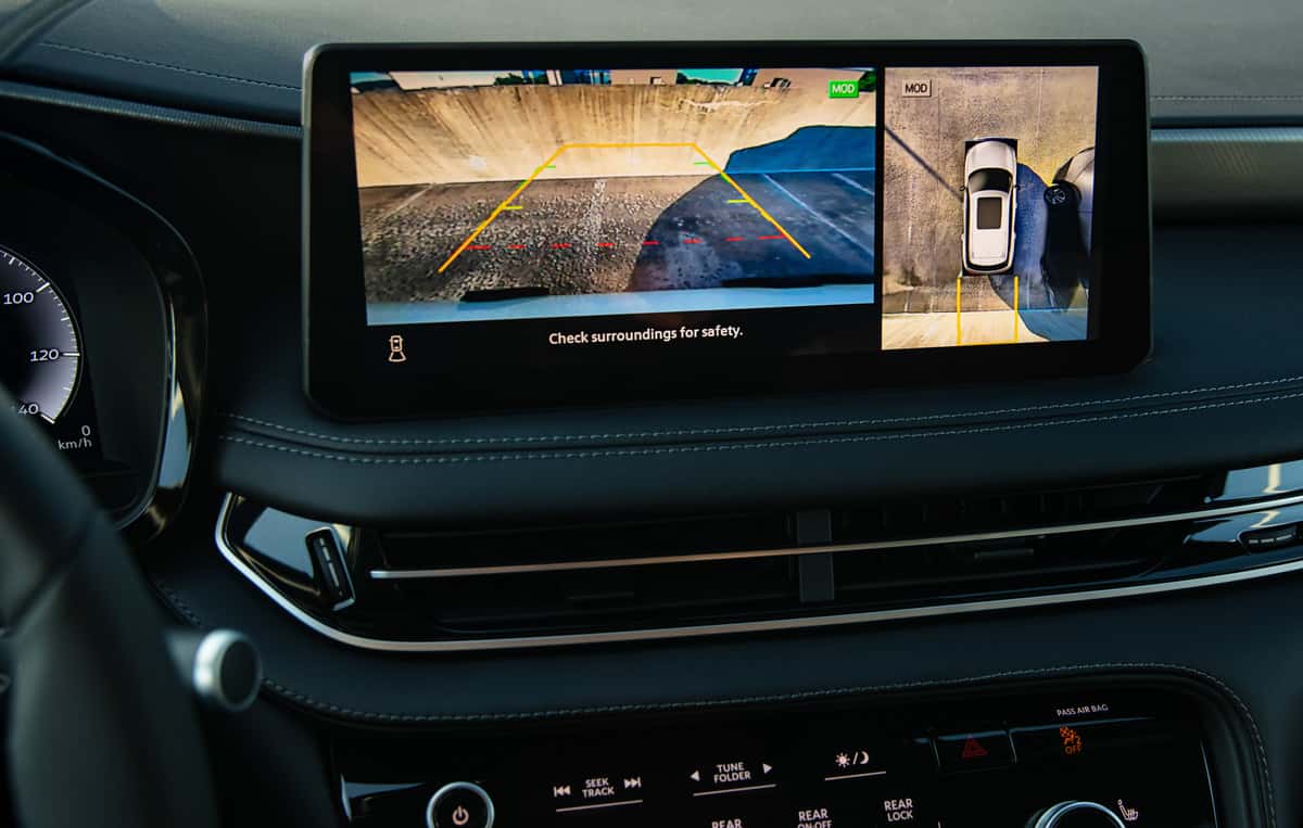 2025 INFINITI QX60 black edition infotainment touchscreen