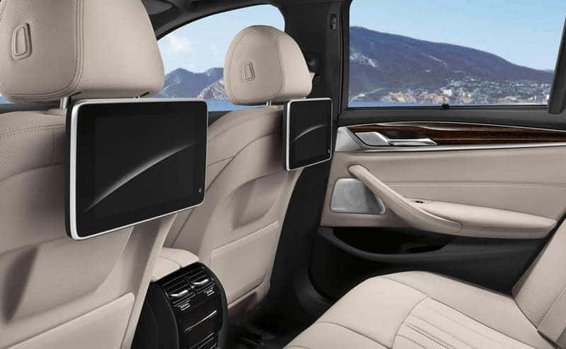 2019 BMW 5 Series entertainment features