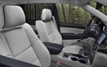 2017 Jeep Grand Cherokee interior 2017 Jeep Grand Cherokee interior