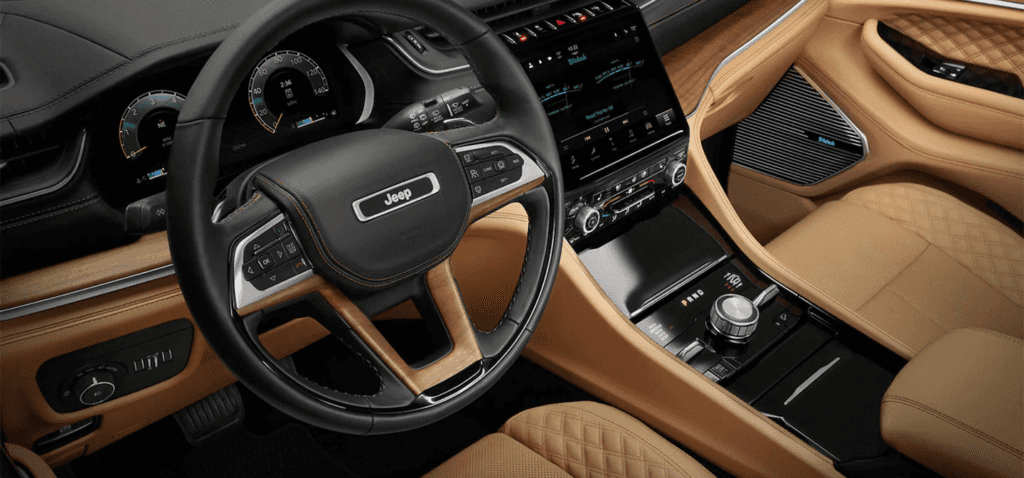 The front row of the 2021 Jeep Grand Cherokee L.