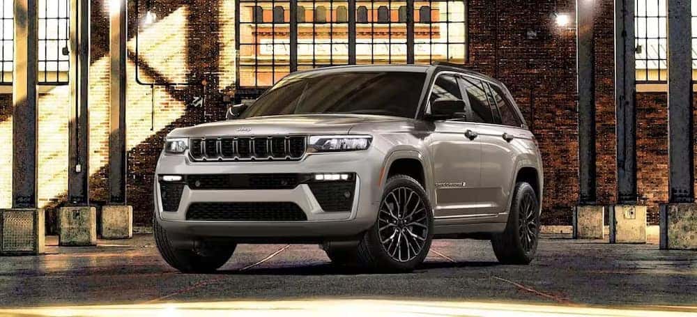2026 Jeep Grand Cherokee silver Jeep grand cherokee