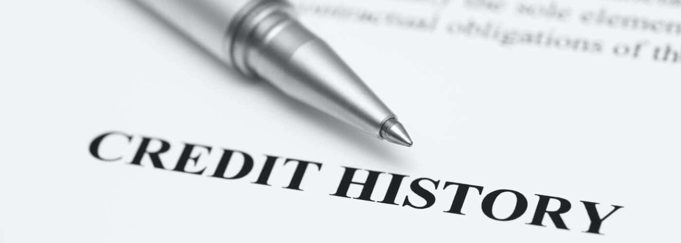Image of pen and bad credit history