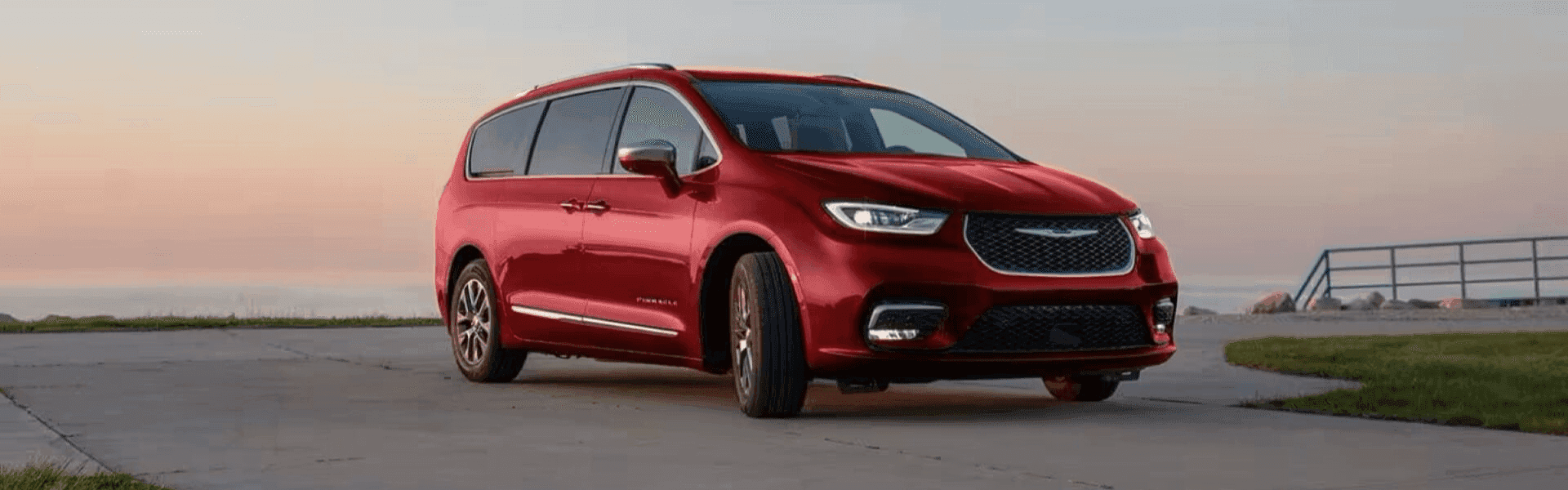 2024 Chrysler Pacifica Plug-In Hybrid Minivan
