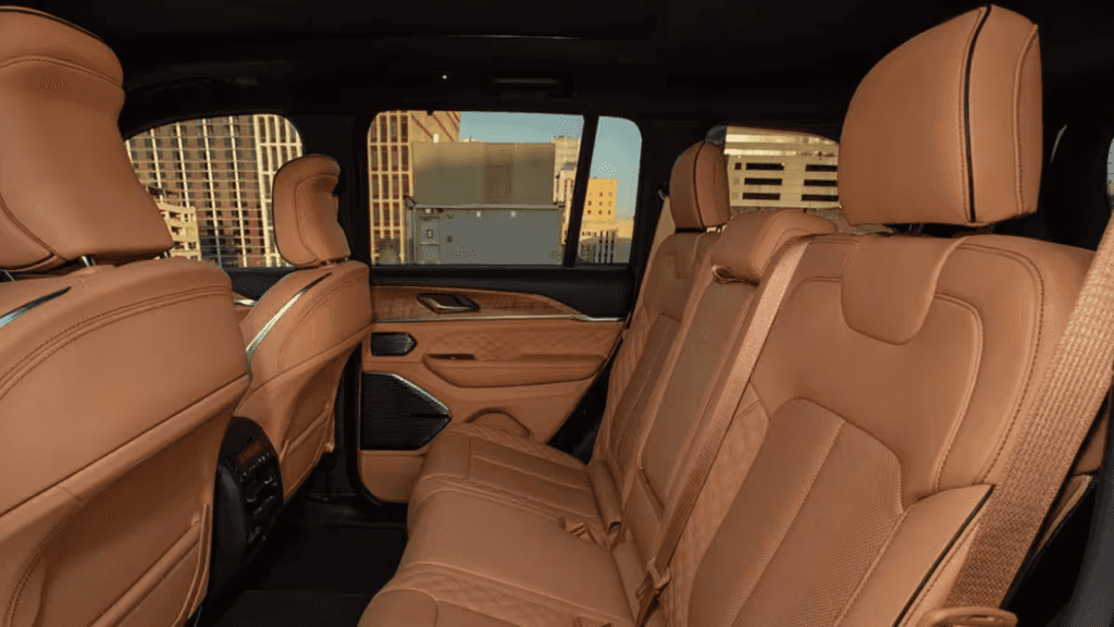 Grand Cherokee L Interior