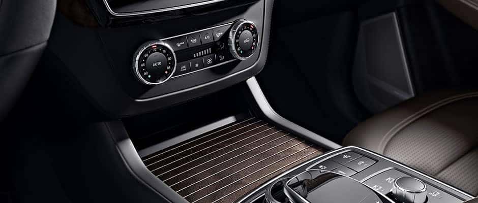 2019-Mercedes-Benz-GLE-controls