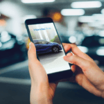 Person using HondaLink Subscription on cellphone