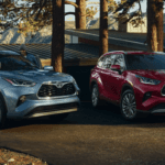 two different 2020 Toyota Highlander in blue and red