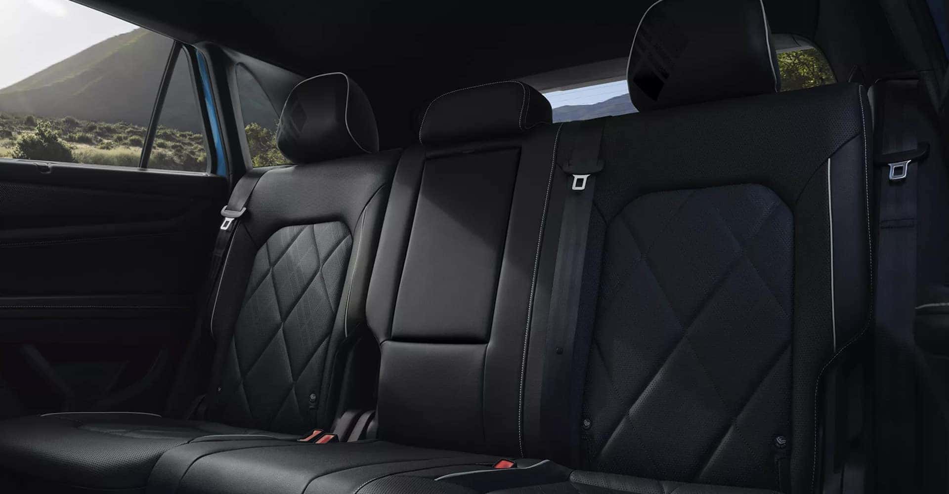 Backseat 2025 Atlas Cross Sport