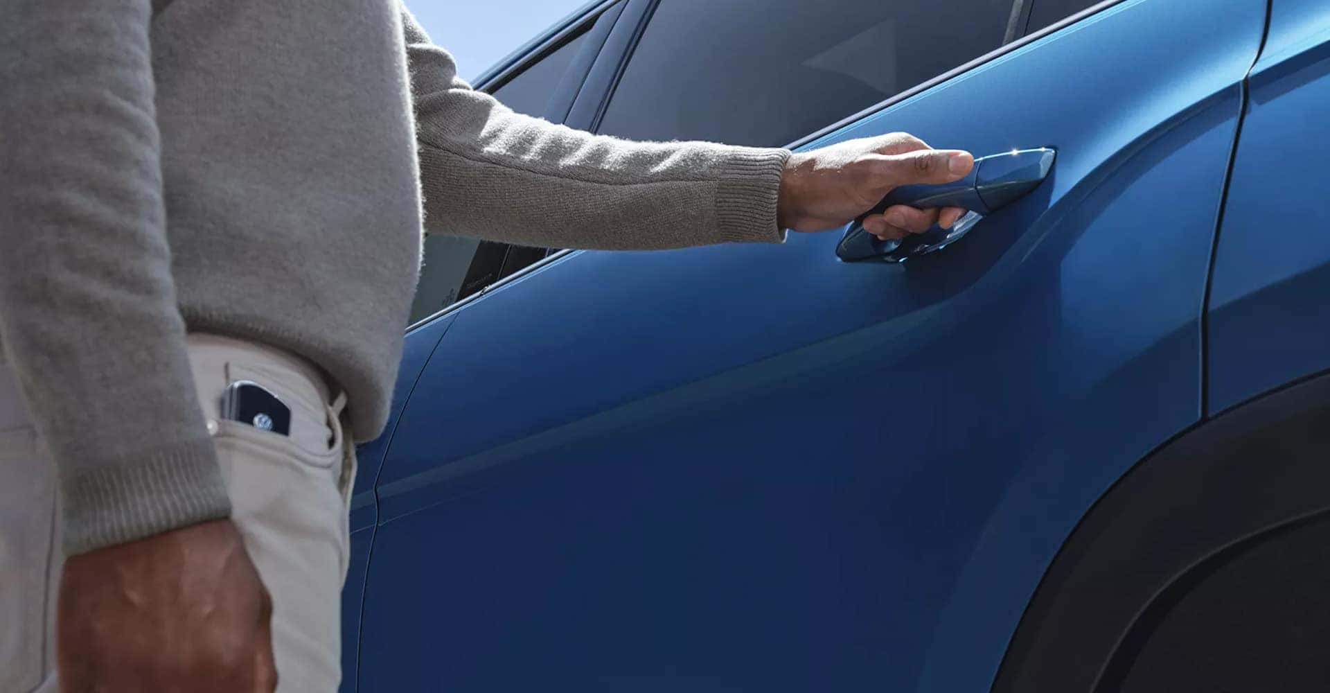 Opening door 2025 Atlas Cross Sport