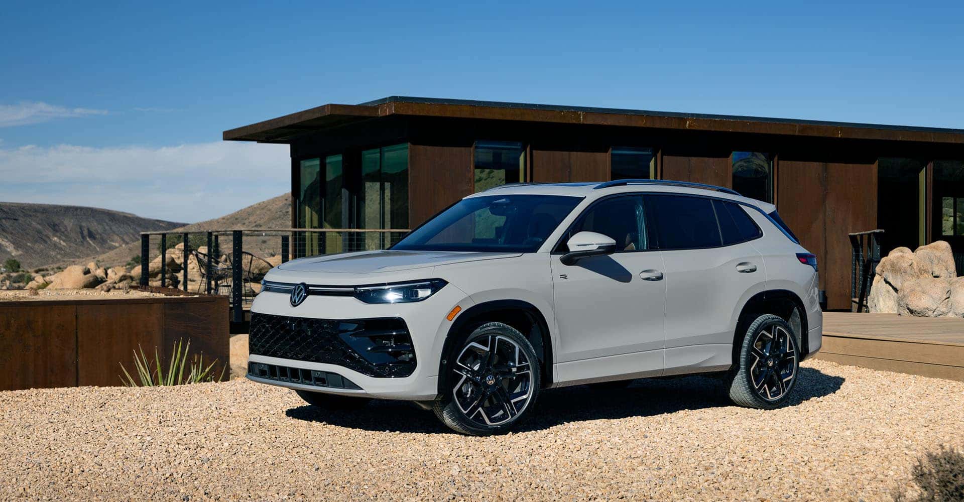 2025 VW Tiguan full front and side view
