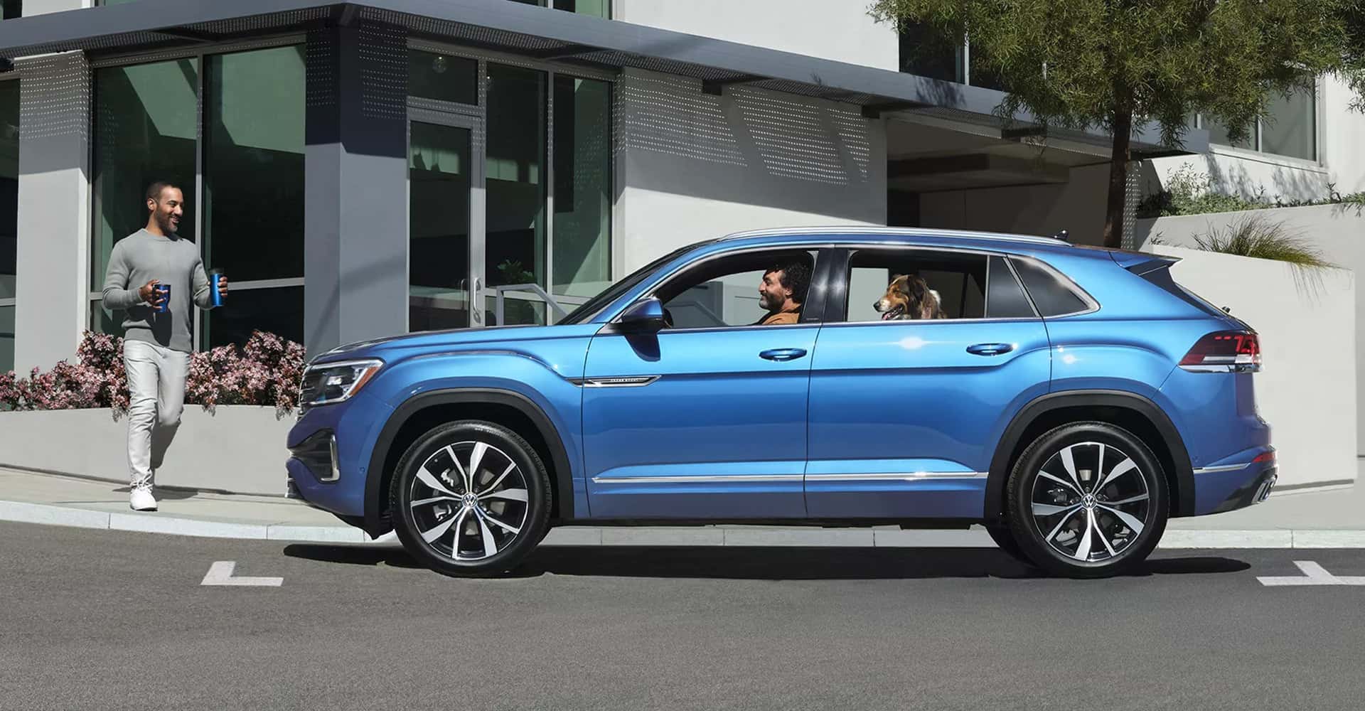 2025 Atlas Cross Sport Blue, couple