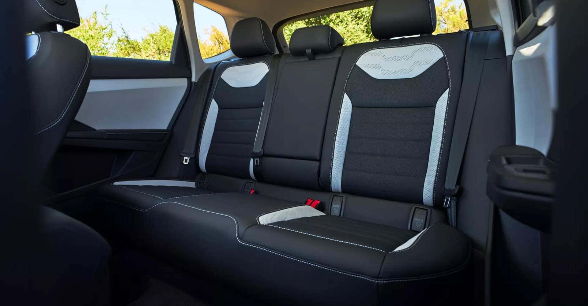 Rear seat: 60/40 split-folding, w/ center armrest & pass-through