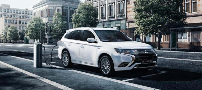 2022 mitsubishi outlander plug in hybrid review