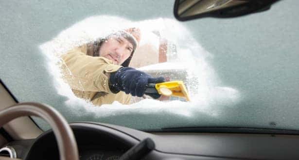 Will putting de-icer spray in the washer bottle remove ice from my